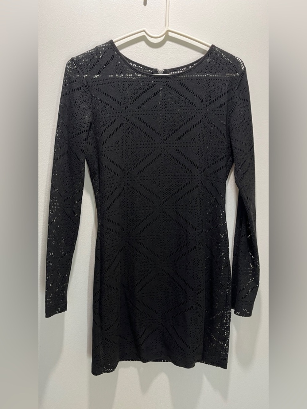 Forever 21 Exclusive Black Long-Sleeve Lace Shift Dress